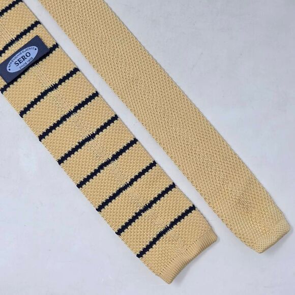 SERO NEW ENGLAND KNIT SQUARE TIP POLYESTER TIE YELLOW BLUE STRIPE 2.75" X 59" - Picture 2 of 4
